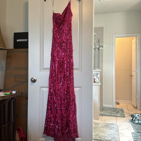 Size 3-4 Fuchsia sequin dress - Picture 4 of 5